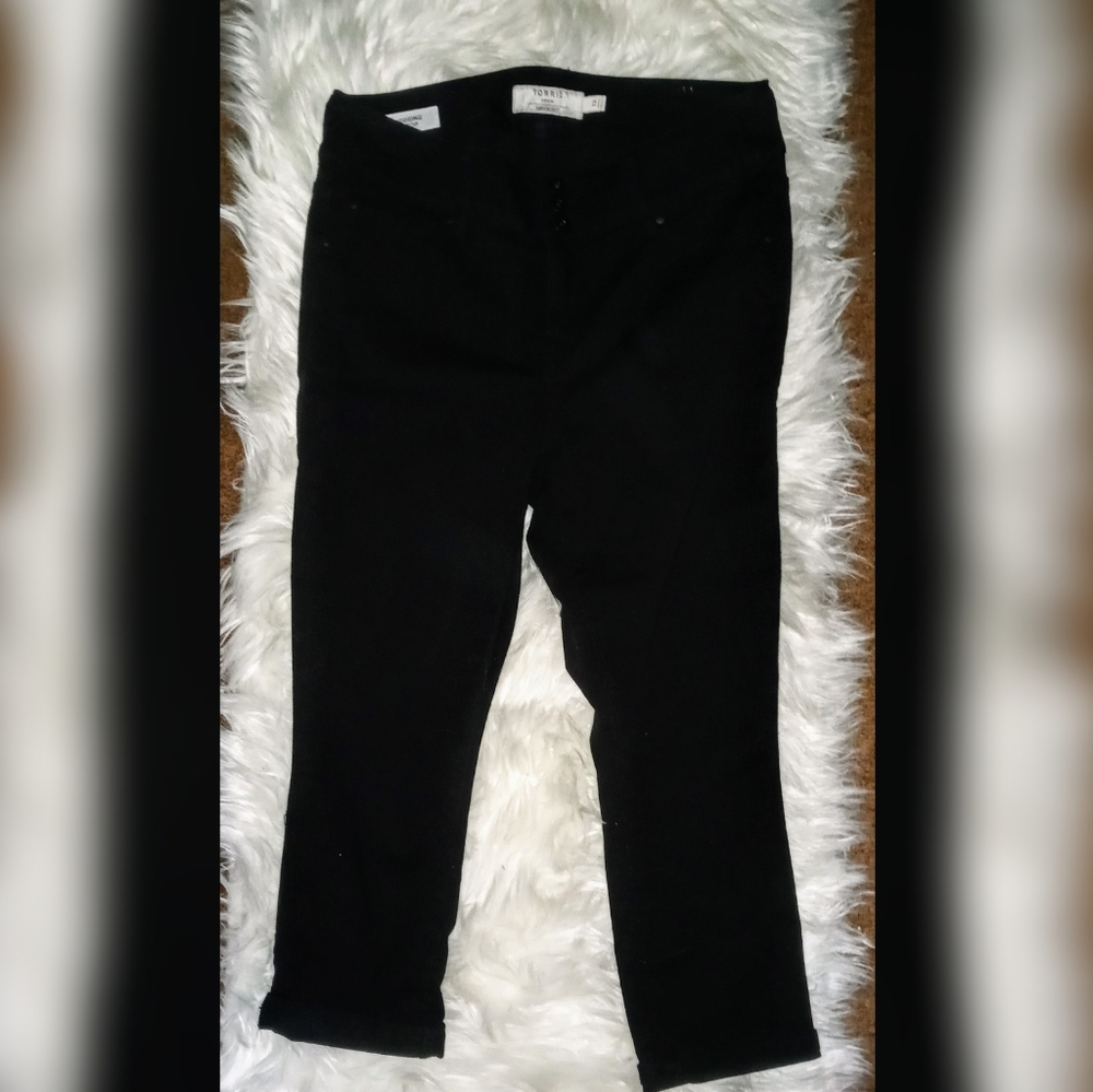 Torrid black jegging crop